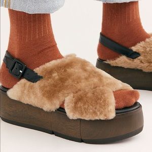 Paloma Barceló Viola Shearlong Sandal